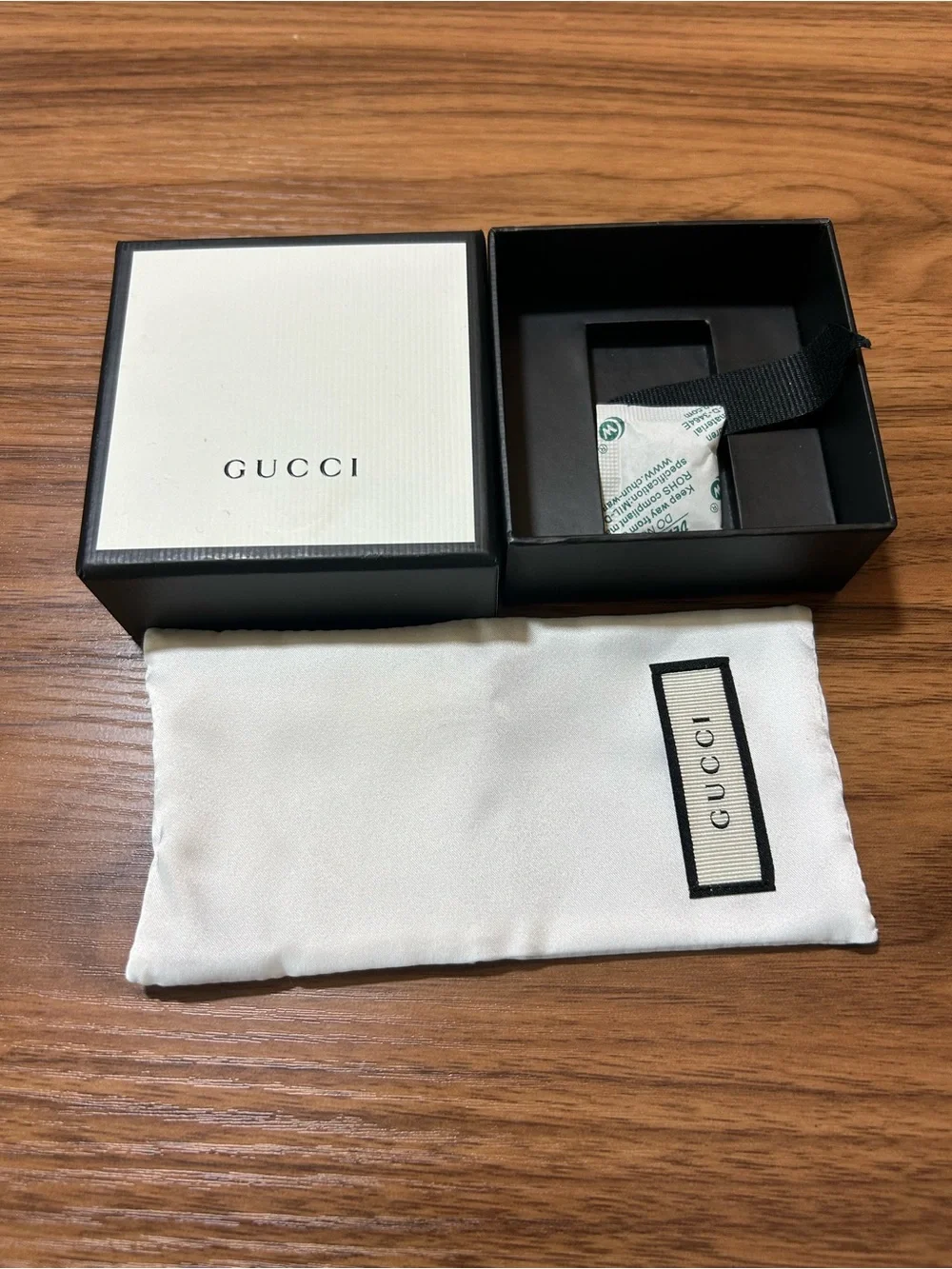 Gucci ring/ jewelry retail box with satin Pouch